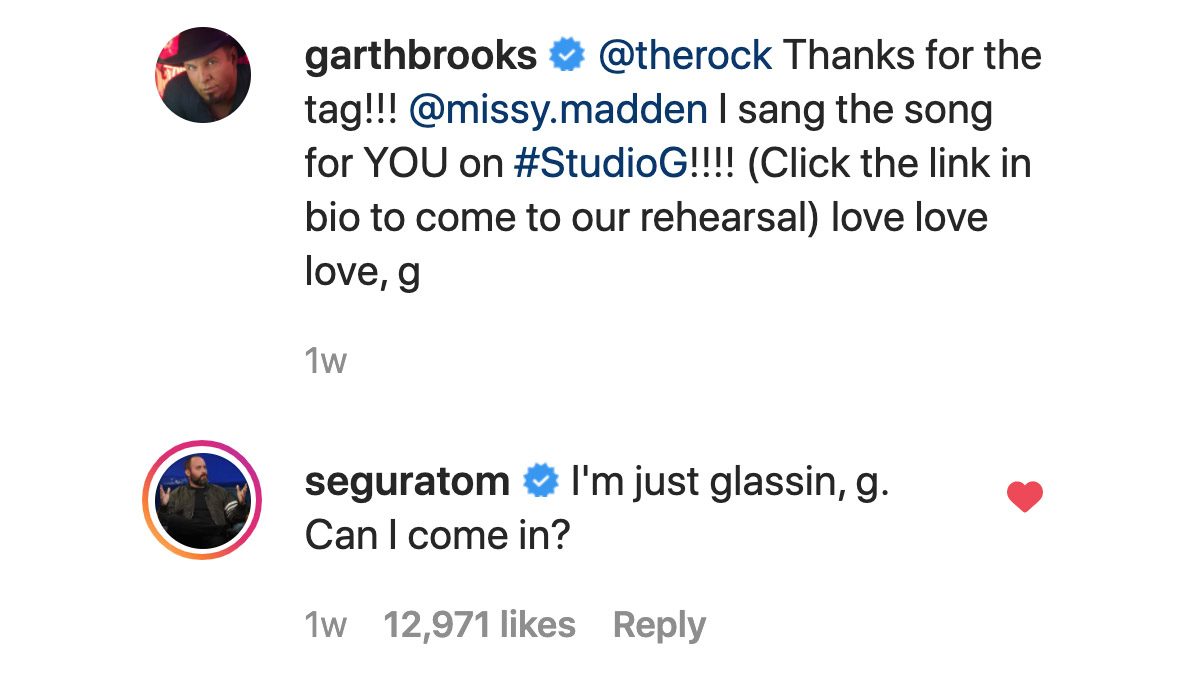 Garth Brooks y su página de Instagram han sido blanco de bromas de Tom Segura y Christina P, quienes presentan el podcast Your Moms House para YMH Studios.