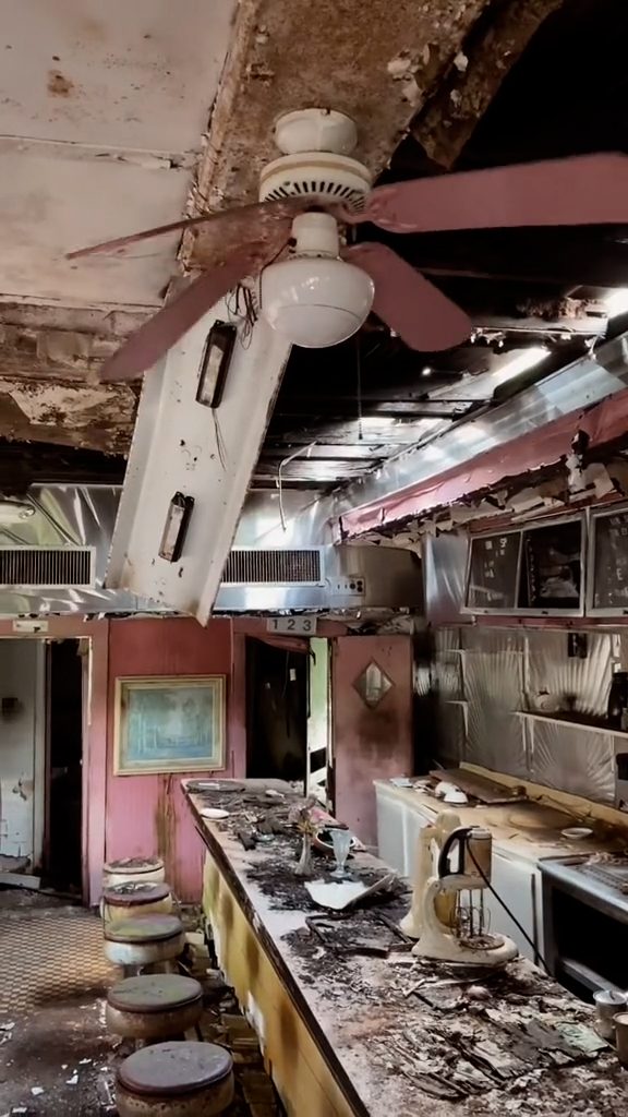 Un restaurante abandonado en un páramo de la década de 1950 era parte de un nuevo video de TikTok que mostraba un antiguo restaurante en Buffalo, Nueva York.