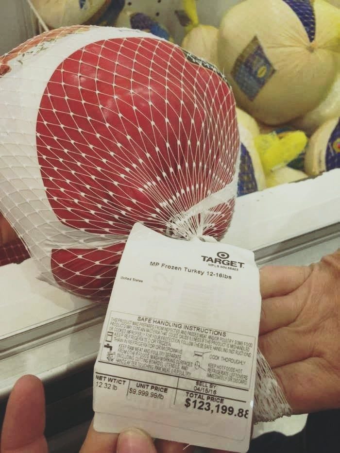 Un pavo congelado en Target costó $ 123,000 o más específicamente $ 123,199.88 y algunos mencionaron a Joe Biden.