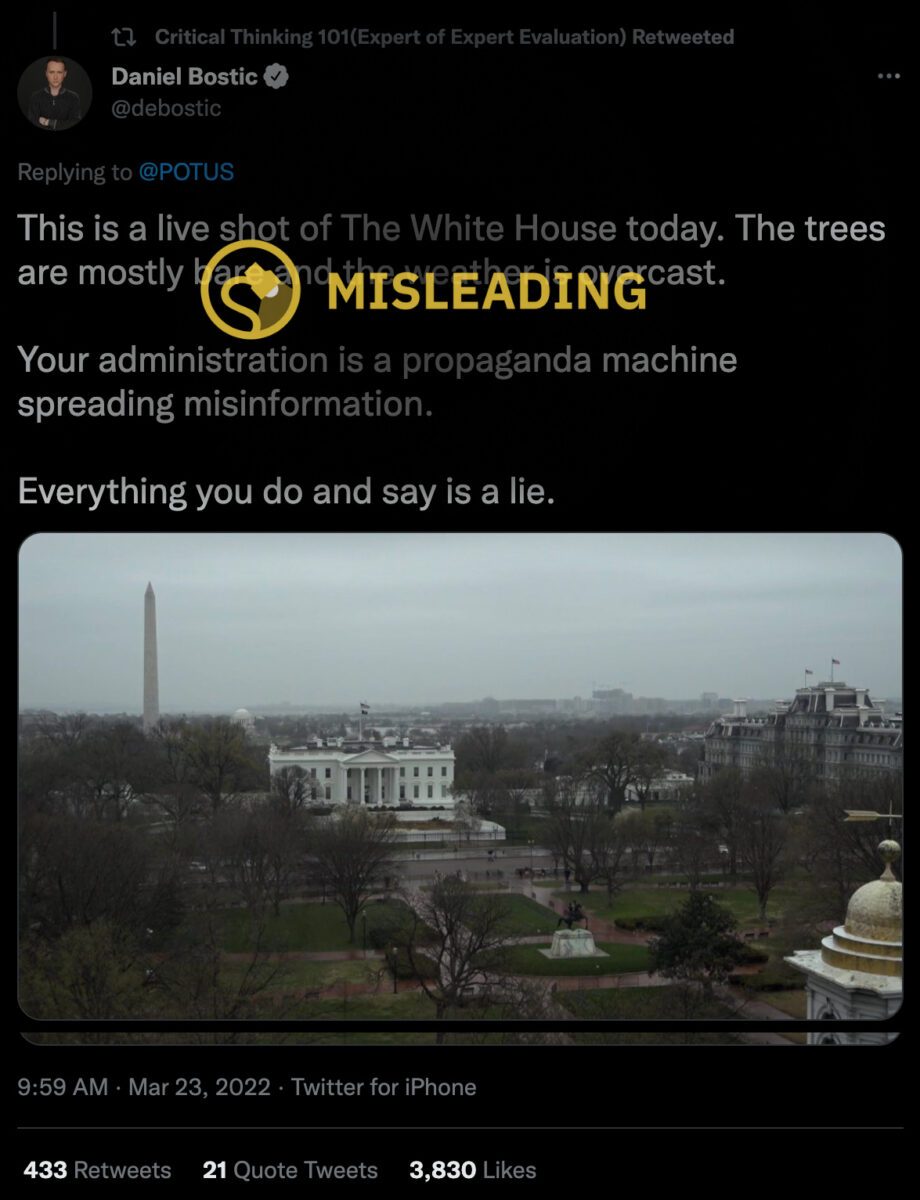 Un rumor falso tuiteado por sourpatchlyds y debostic afirmaba que una imagen del presidente de los EE. UU. Joe Biden frente a la Casa Blanca había sido escenificada con árboles falsos o alterados digitalmente.