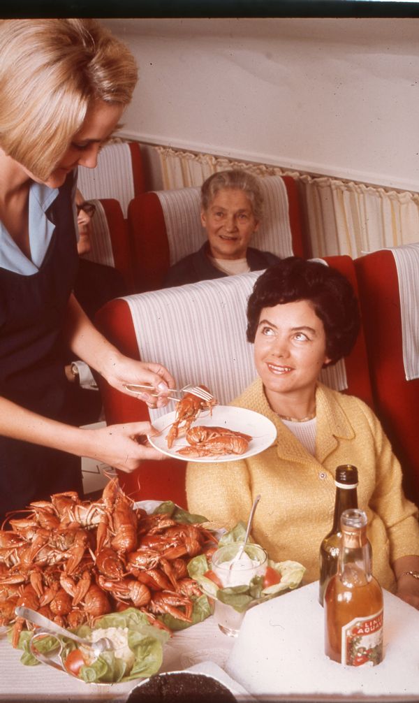 Los pasajeros de Scandinavian Airlines disfrutaron de alimentos de lujo y de primera clase en las últimas décadas.